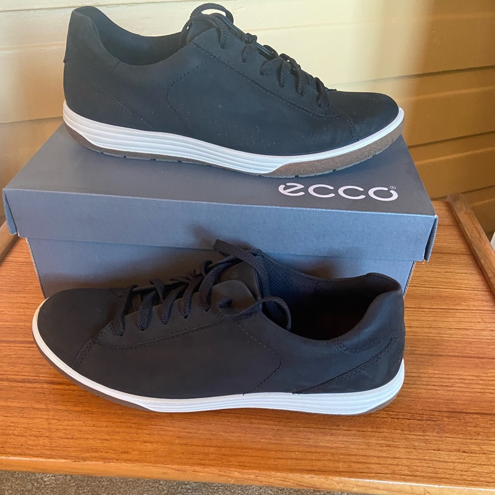 Ecco sneakers